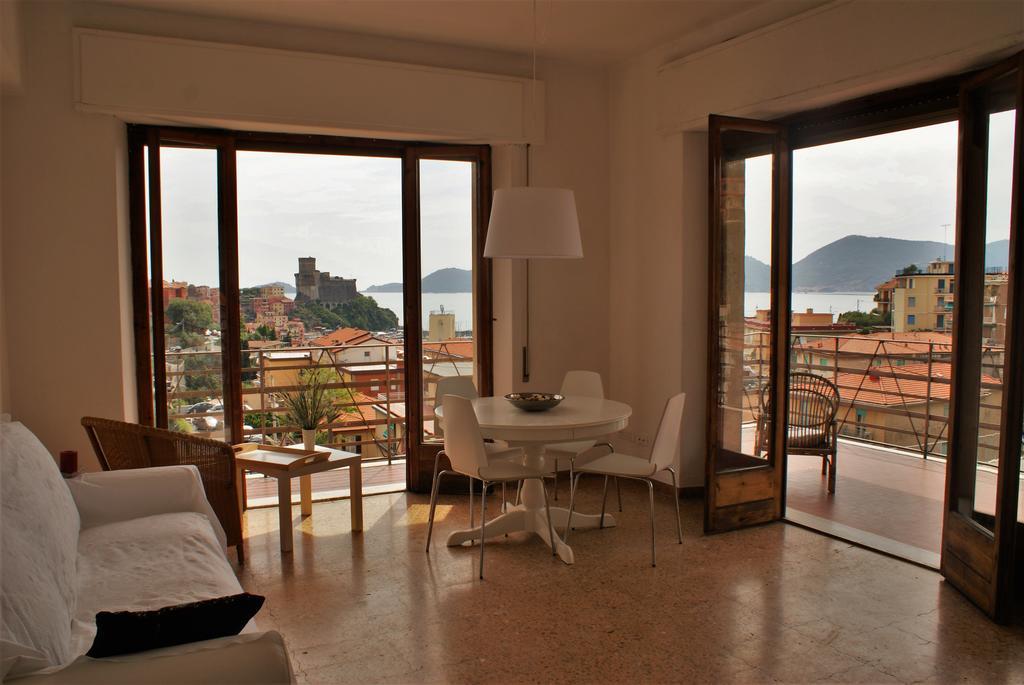 レーリチIl Terrazzo Sul Castelloアパートメント エクステリア 写真