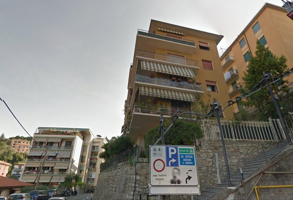 レーリチIl Terrazzo Sul Castelloアパートメント エクステリア 写真